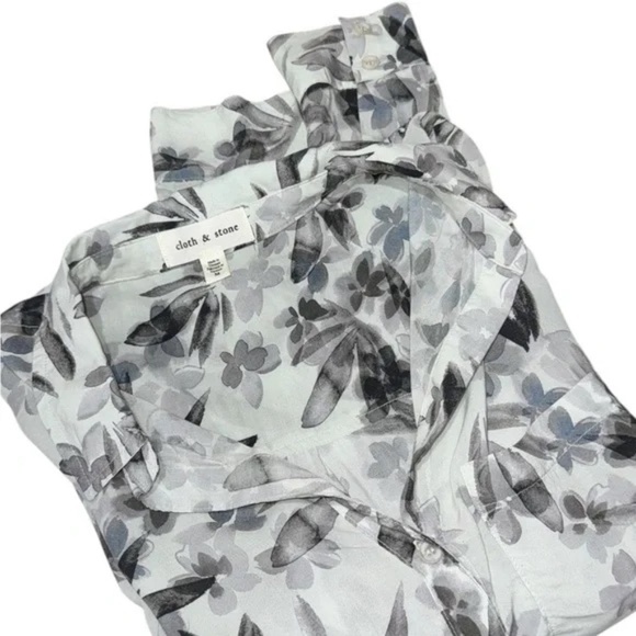 CLOTH & STONE - by Anthropologie One-Pocket Buttondown Shirt in Medium Size - Picture 4 of 9